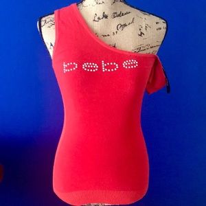 Siz M off on shoulder top. a reddish orange. Color